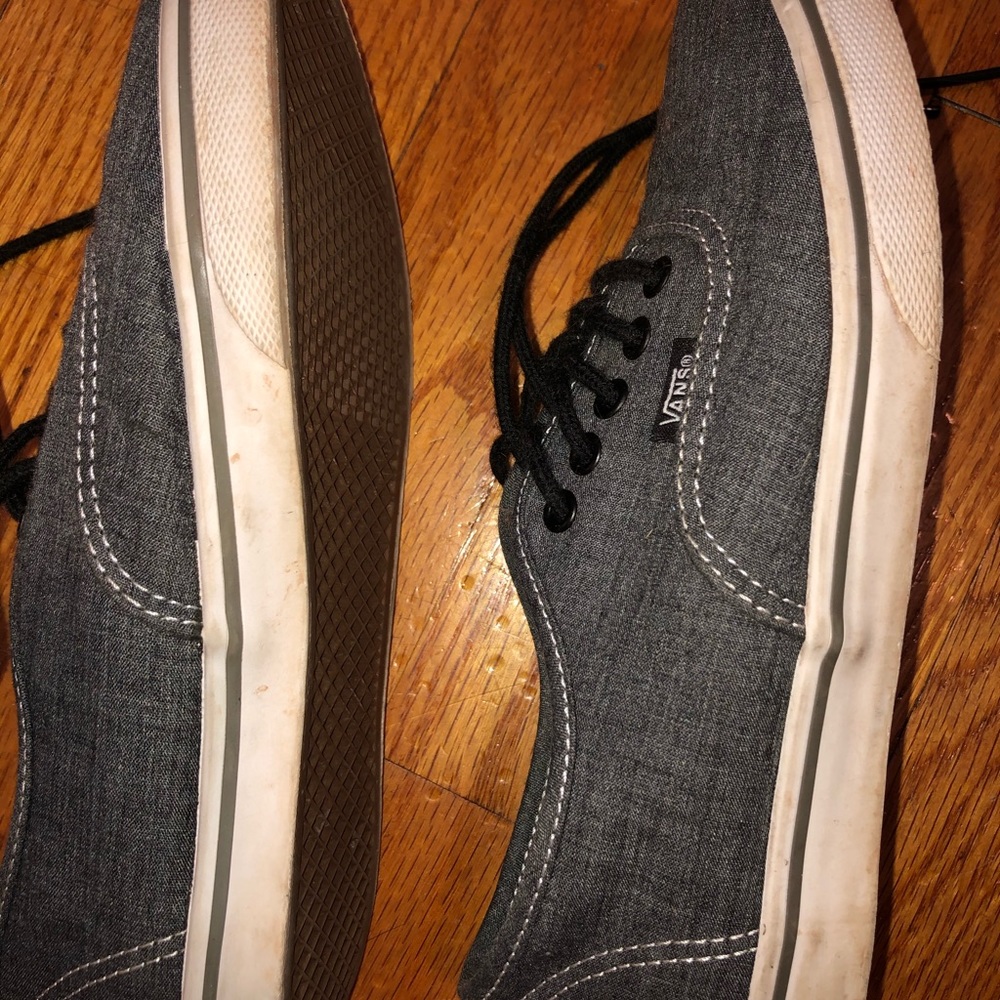 Vans - Picture 5 of 9